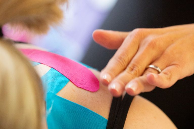 Kinesiotape - Tapen in und nach der Schweangerschaft, bei Verspannungen